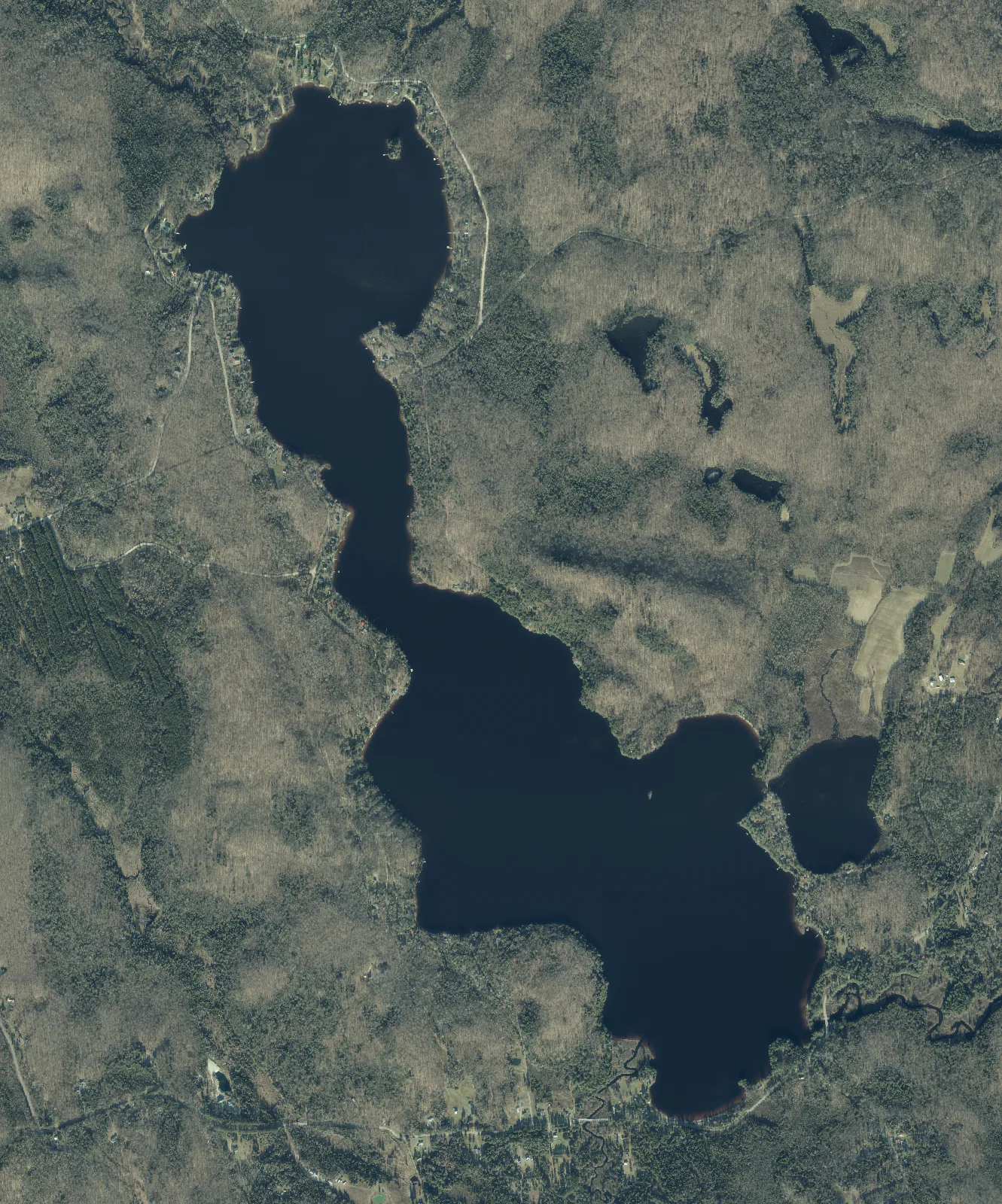 Aerial photograph of Buck Lake.