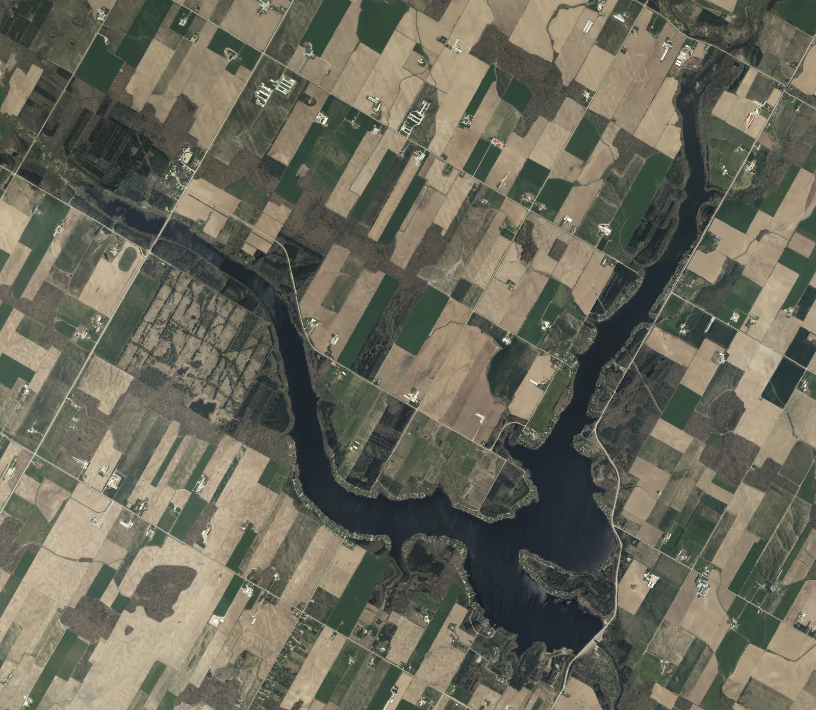 Aerial photograph of Conestogo Lake.
