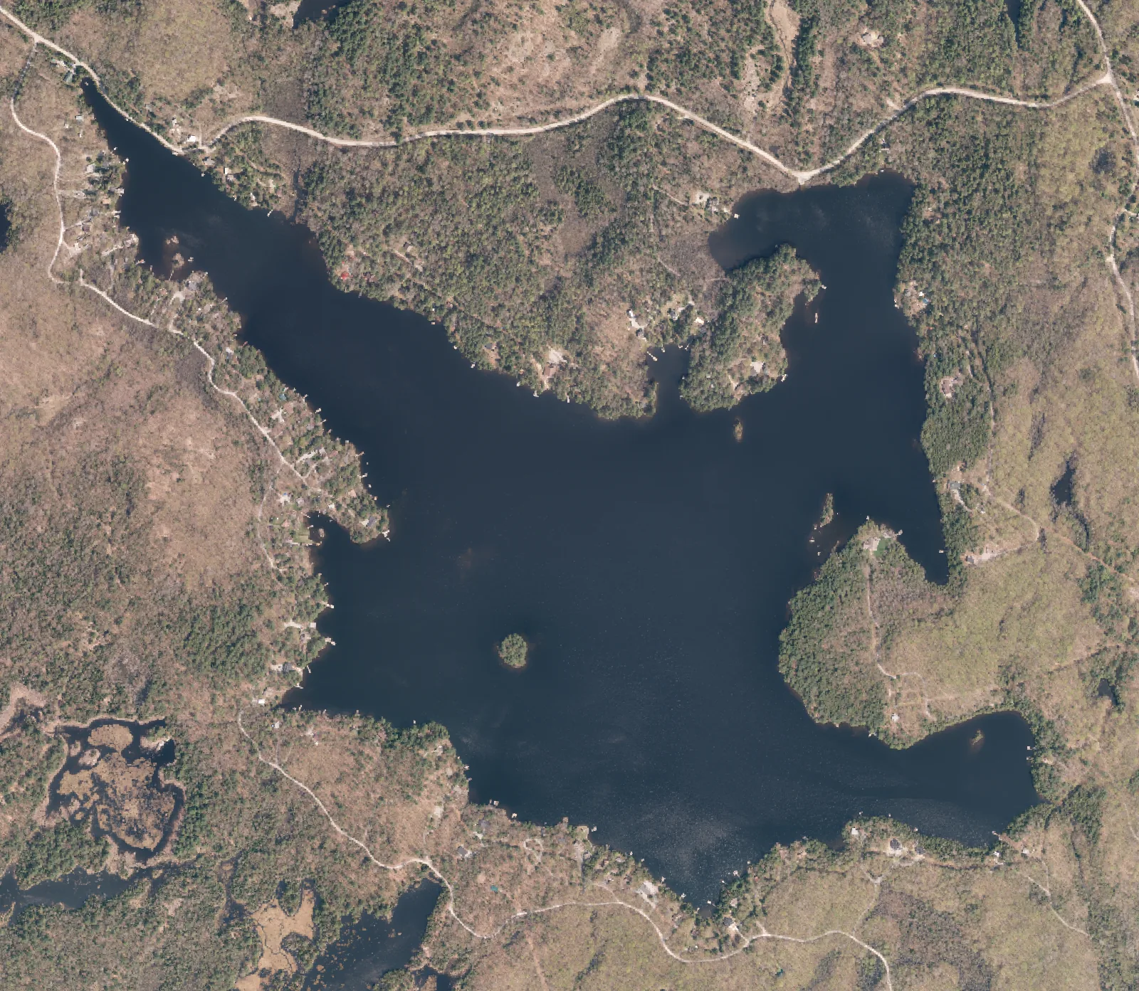 Aerial photograph of Davis Lake.