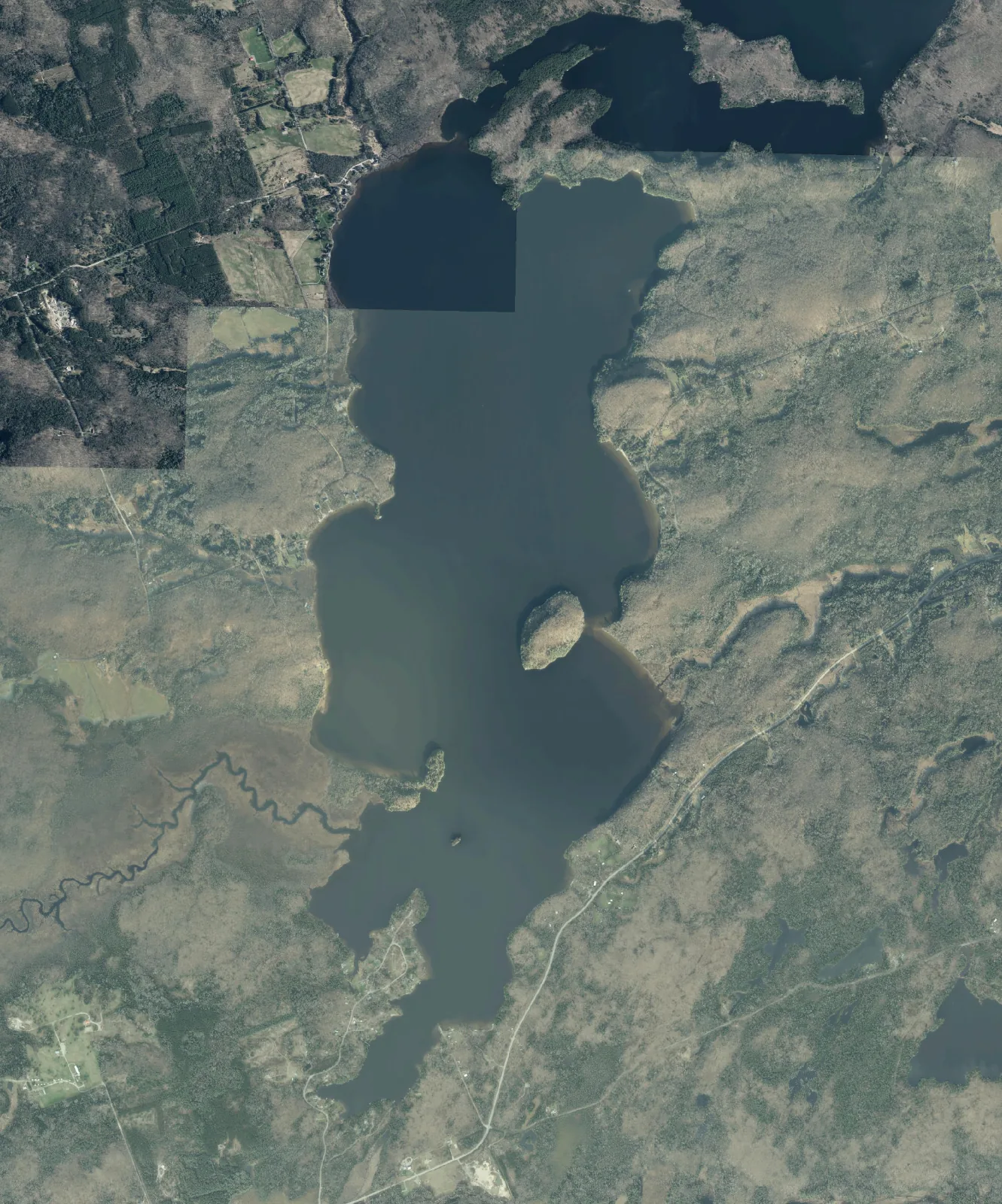 Aerial photograph of Doe Lake.