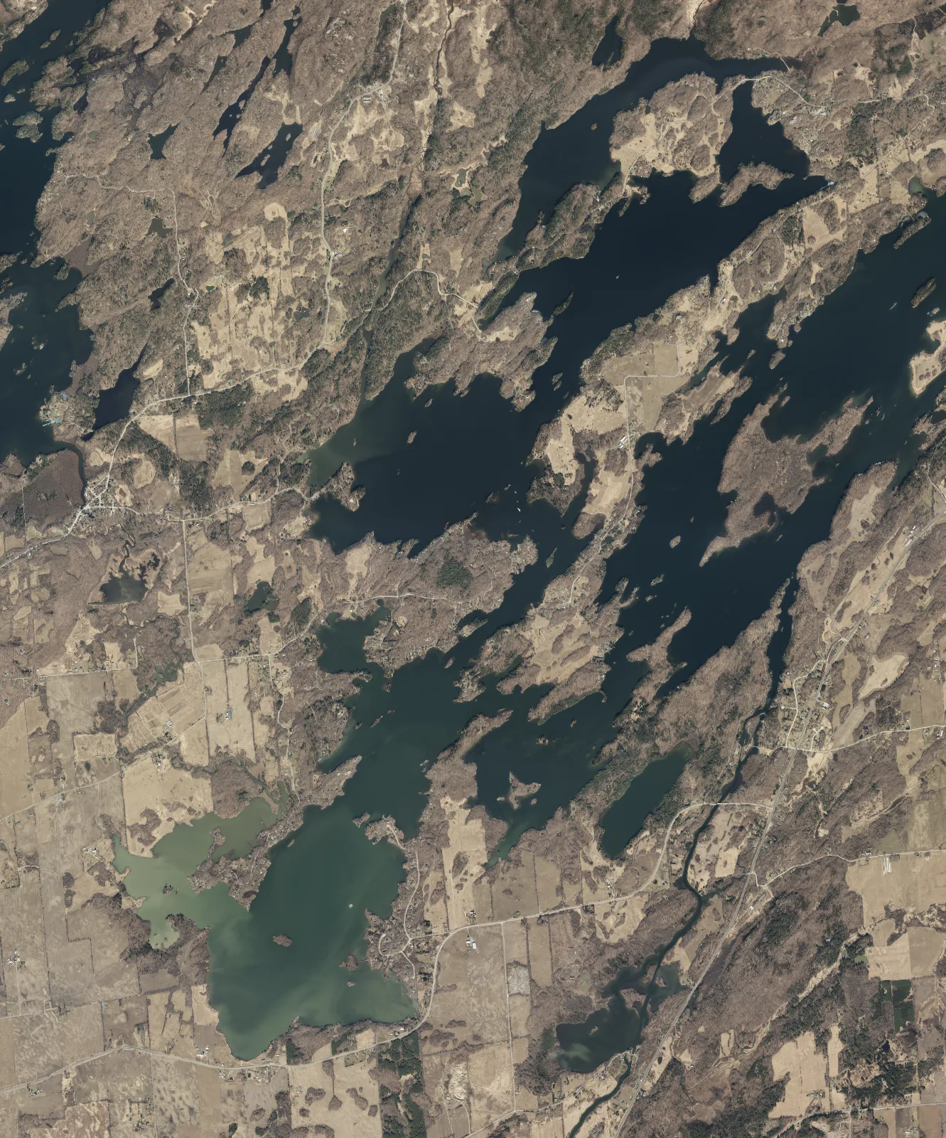 Aerial photograph of Dog Lake.