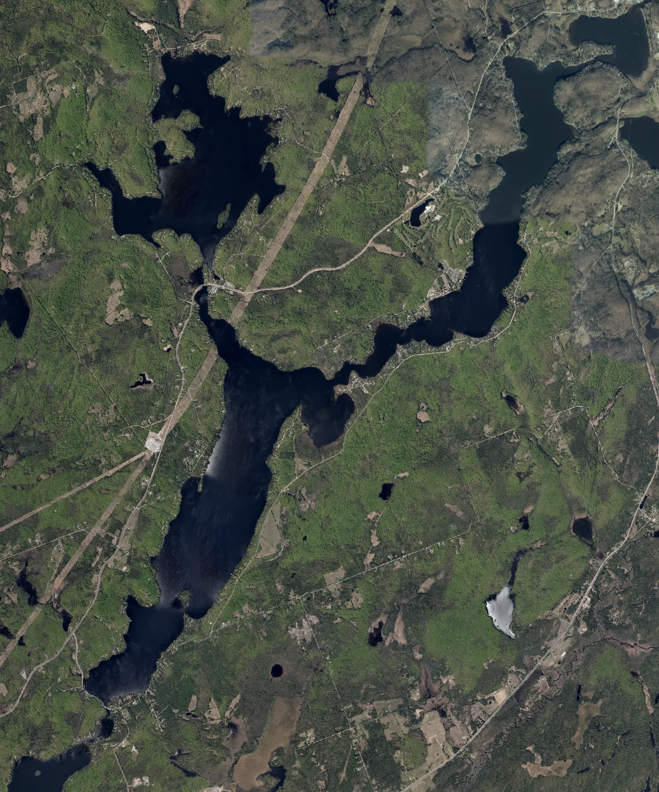 Aerial photograph of Kashagawigamog Lake.