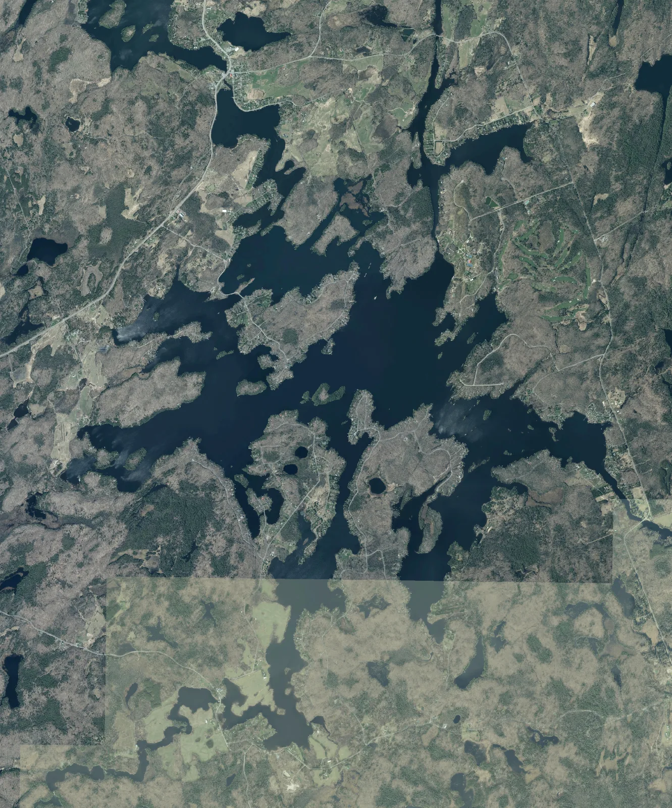 Aerial photograph of Manitouwabing Lake.