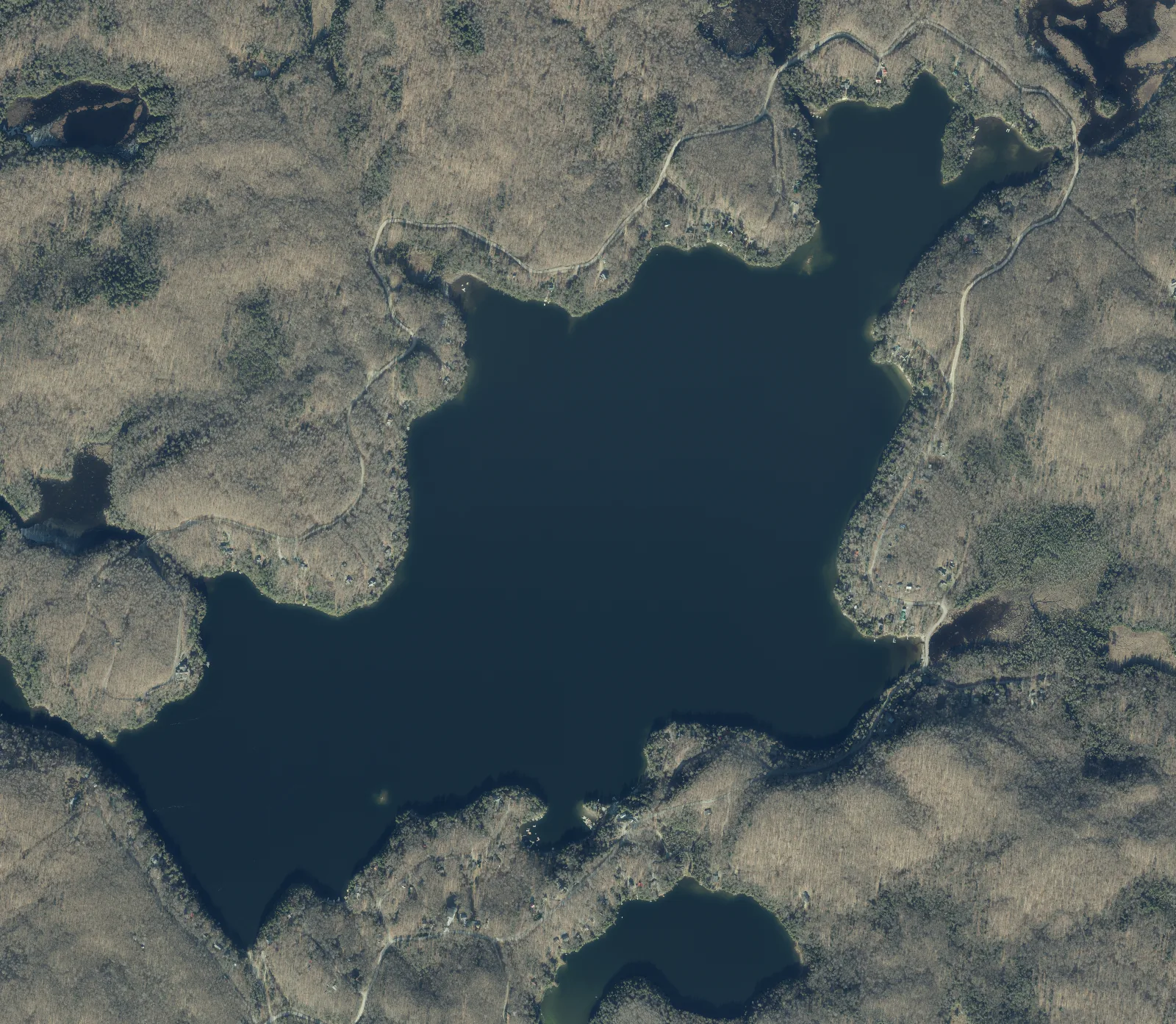 Aerial photograph of Miskwabi Lake.
