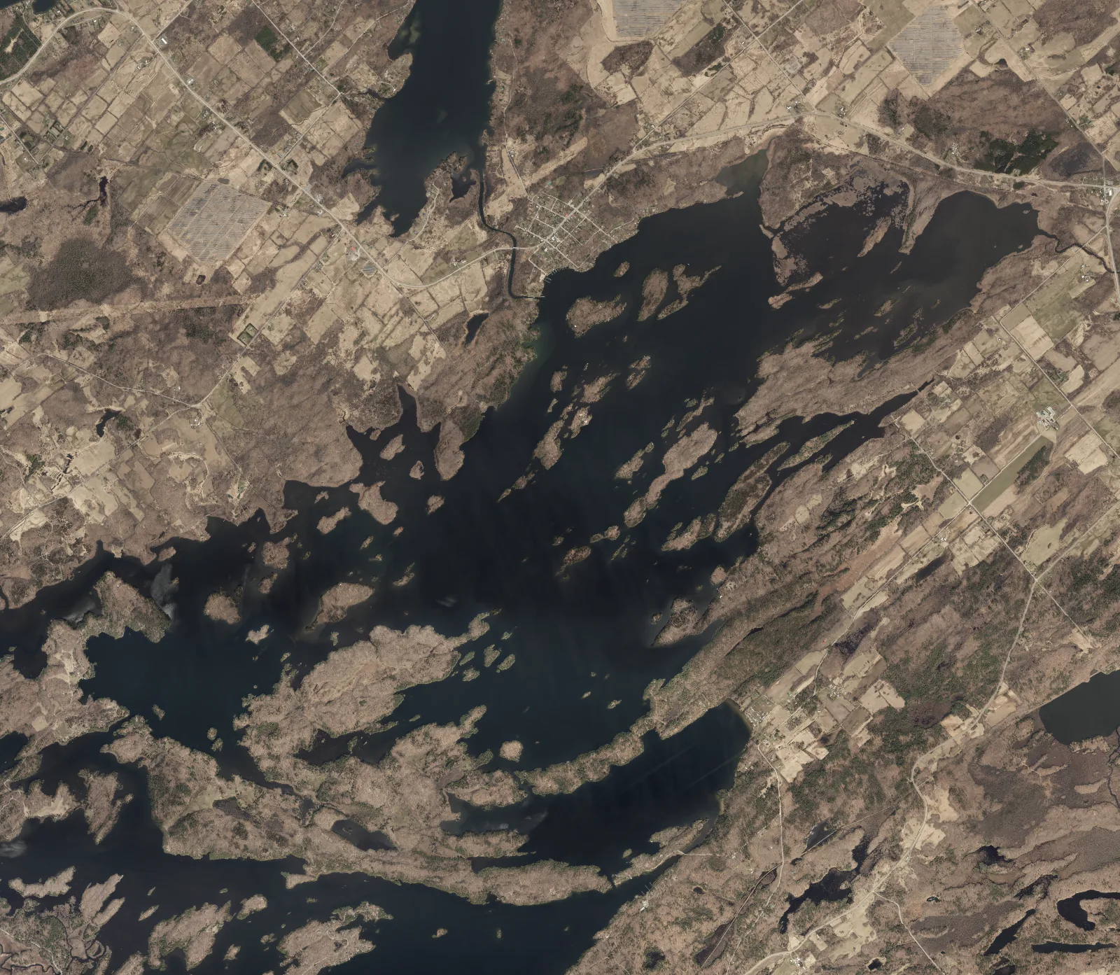 Aerial photograph of Newboro Lake.
