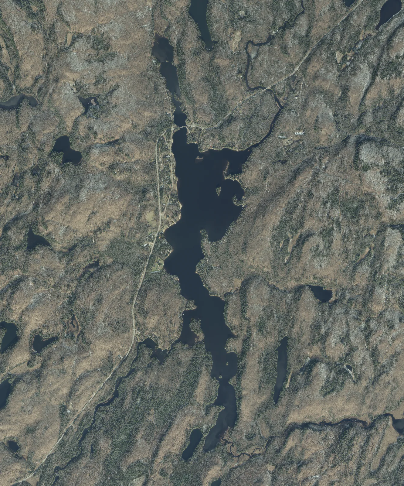 Aerial photograph of Oxtongue Lake.