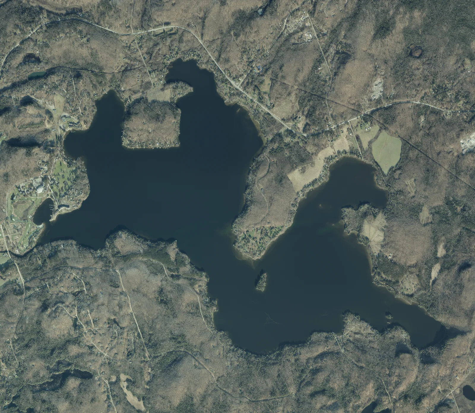 Aerial photograph of Peninsula Lake.