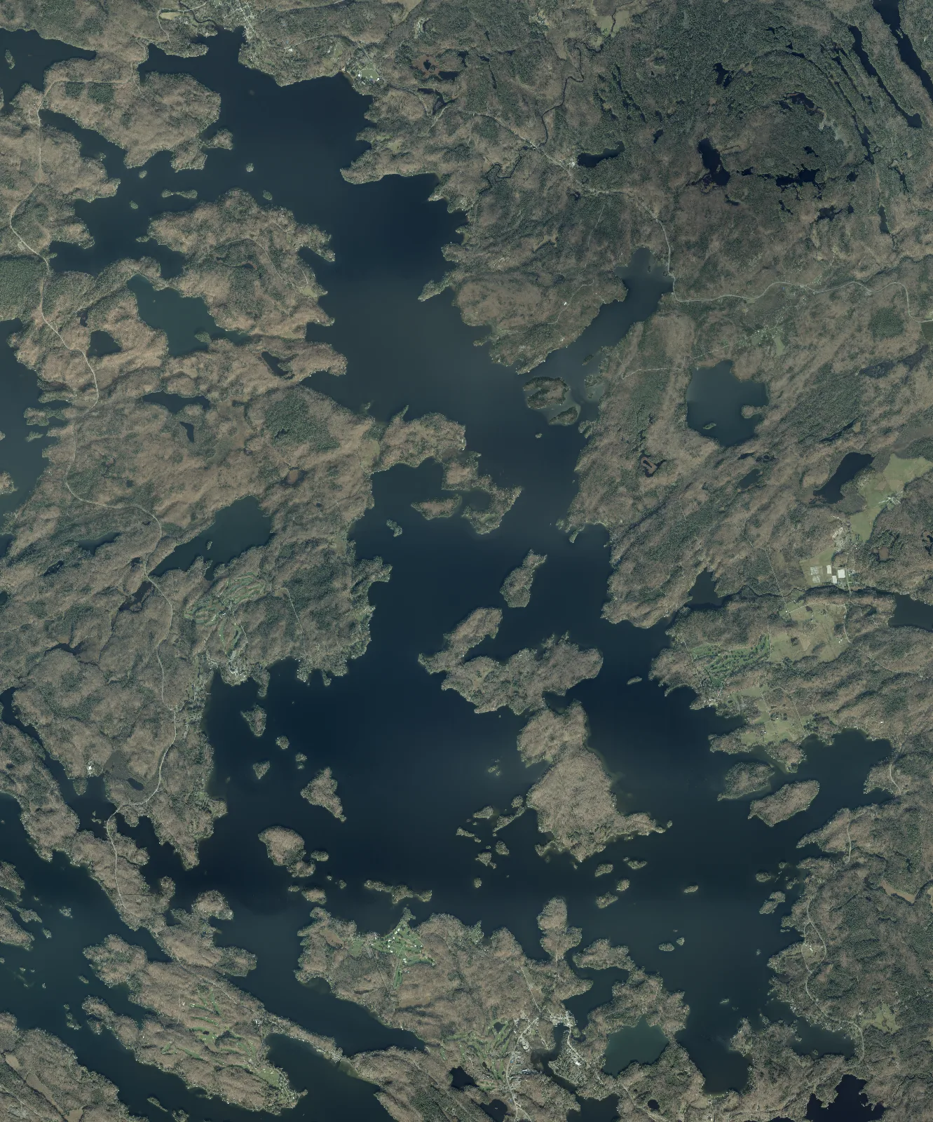 Aerial photograph of Lake Rosseau.