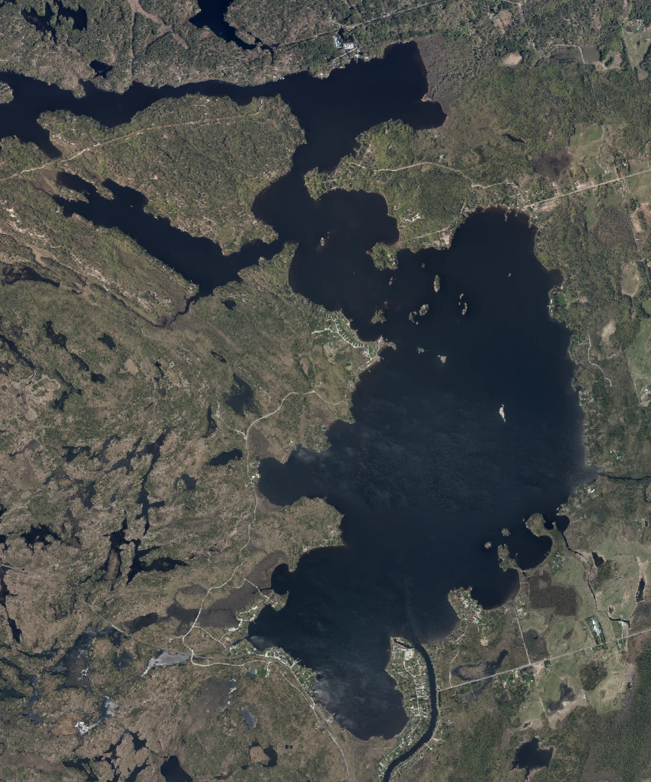 Aerial photograph of Sparrow Lake.