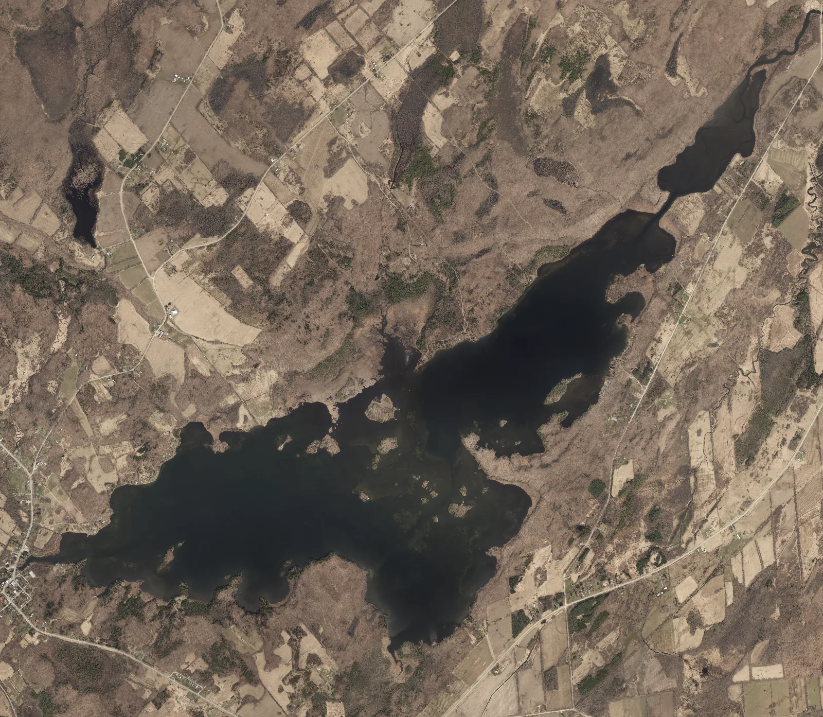 Aerial photograph of Upper Beverley Lake.