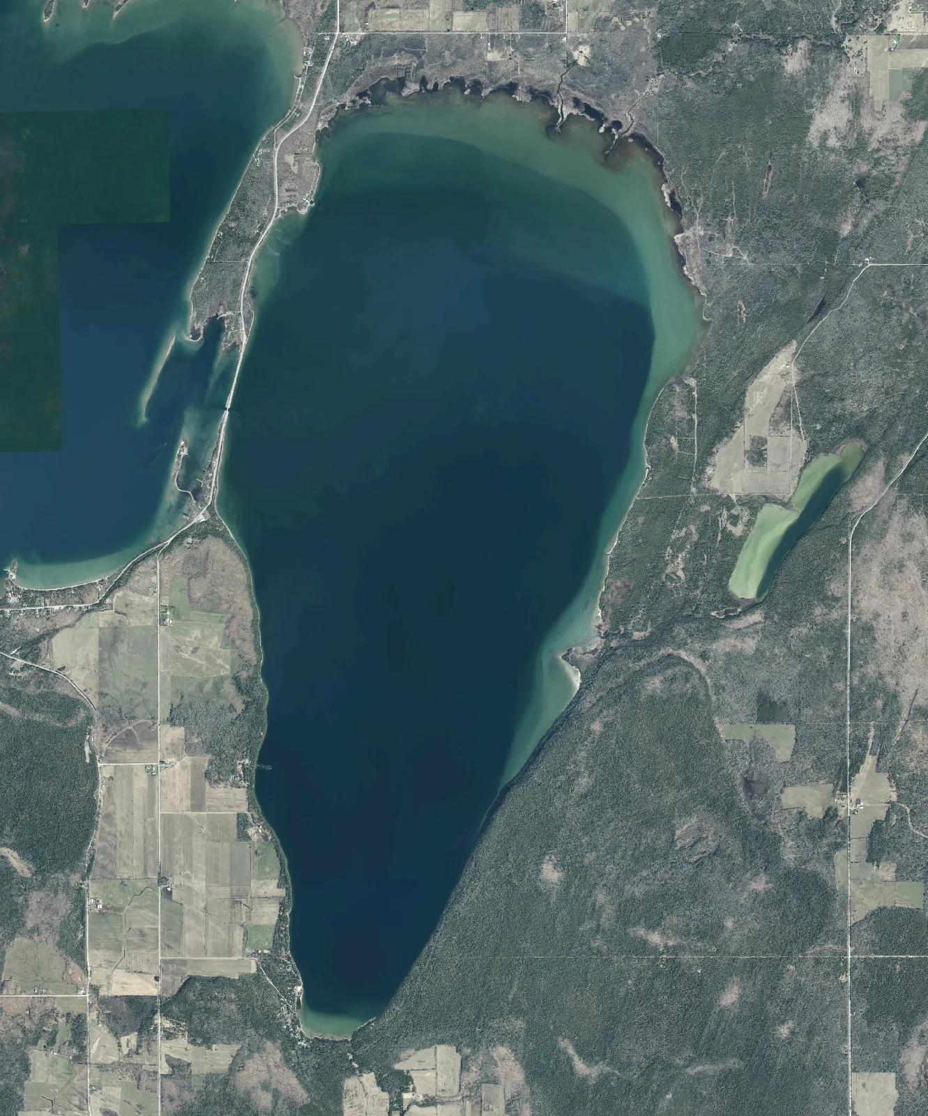 Aerial photograph of Lake Wolsey.